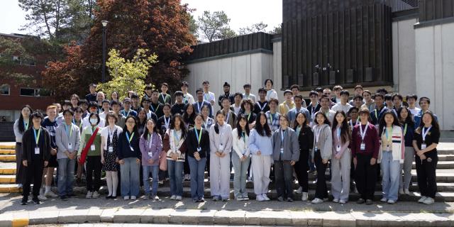 2025 Auckland class photo with participants and presenters